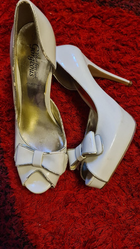 Good condition nude - good, cutaway