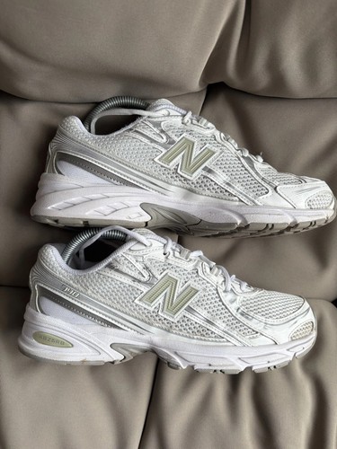 New balance white grey - 7.5,
