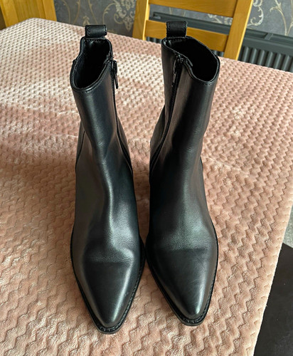 Schuh black leather boots