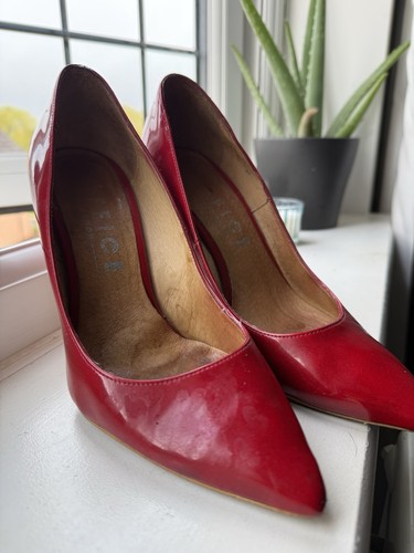 Well worn office - , london