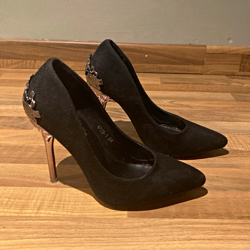 Petite feet size - petite, 1