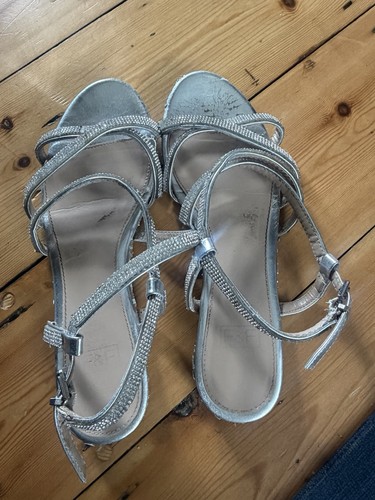Well worn diamanté - well,