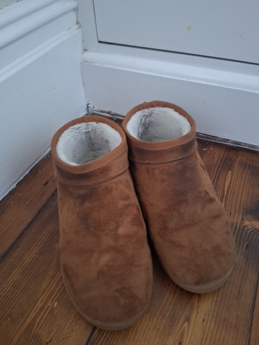Well worn women - well, on