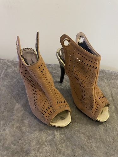 Petite feet size well - feet,