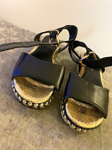 Petite feet size well - uk,