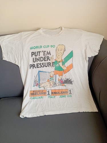 World cup 1990 - cup, size