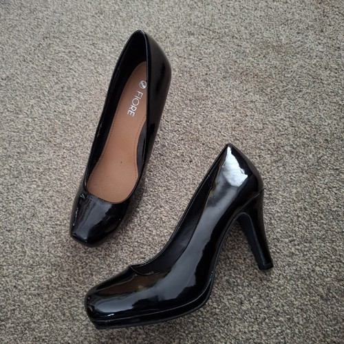 Black patent court shoes - patent,